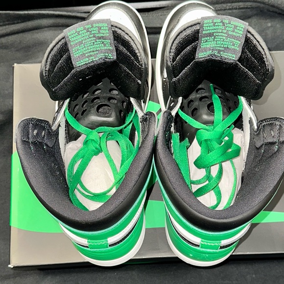 Air Jordan 1 High OG “ Lucky Green”   2023 - Picture 6 of 16